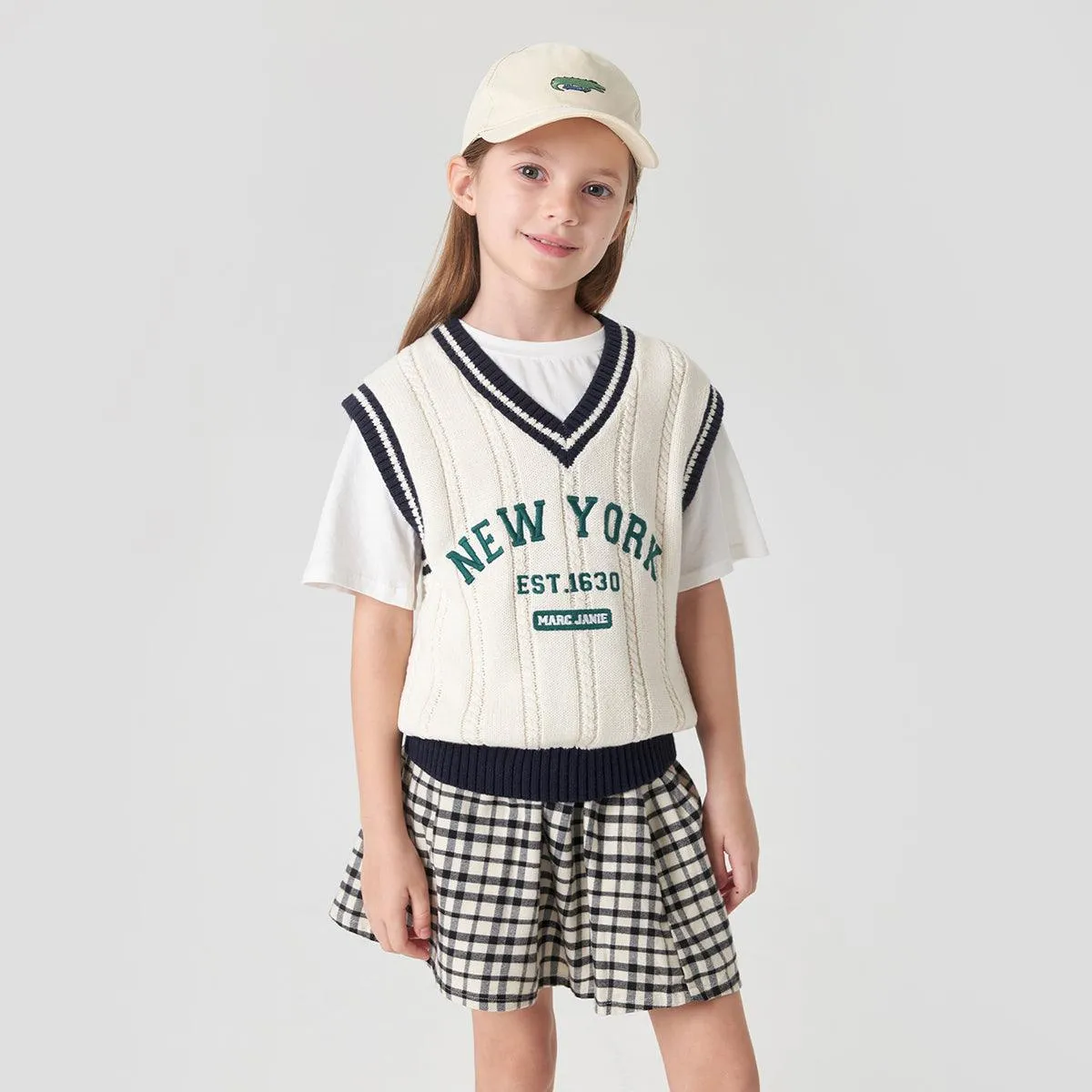 MARC & JANIE Boys V-neck Vest 231836